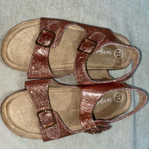 Cat & jack Toddler Girls' Tisha Footbed Sandals -Rose Gold size 11 - Picture 3 of 3